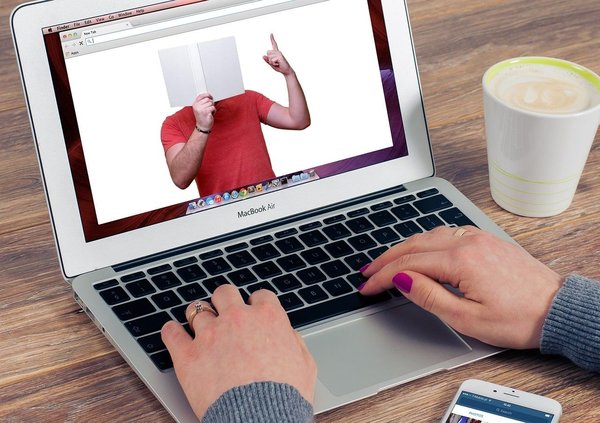 Comment assurer la cohérence dans les traductions ?